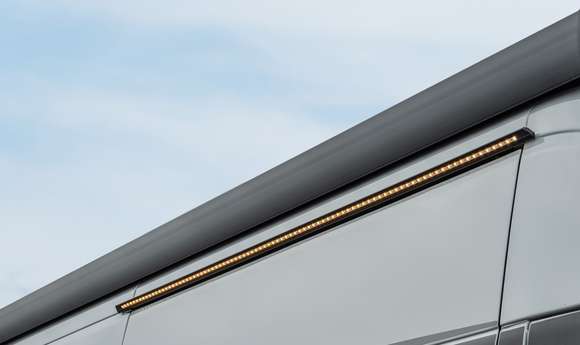 BOXLIFE PRO 540 - Integrierte Regenrinne mit LED-Beleuchtung