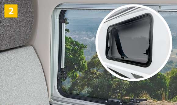 KNAUS Camper Van Interieur mit hochwertigen Seitz‐Rahmenfenstern